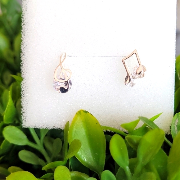 925 Silver Dainty Zircon Musical Note Treble Clef Stud - Picture 4 of 16